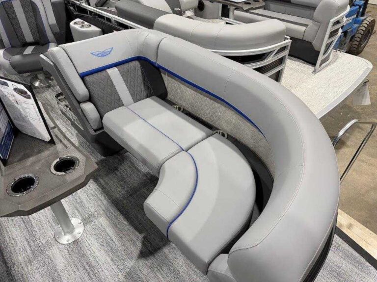 2026 Bennington 22MFB - SPS - Blackout US-ETWC6648J526 [photo 7]